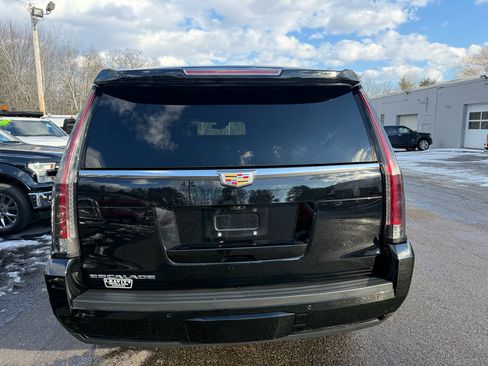 Used 2019 Cadillac Escalade ESV Platinum image 10