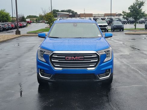 Used 2024 GMC Terrain SLT w/ Infotainment Package II FWD image 6