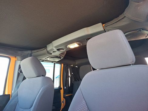 Used 2013 Jeep Wrangler Unlimited Sport image 13