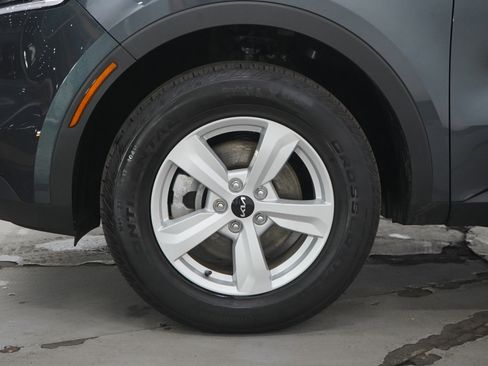 Used 2022 Kia Sorento LX image 29