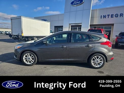 Used 2015 Ford Focus SE image 1