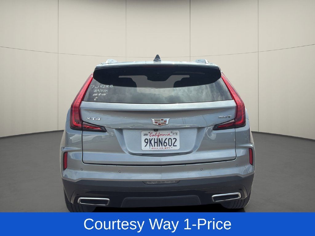 Used 2024 Cadillac XT4 Premium Luxury FWD image 8