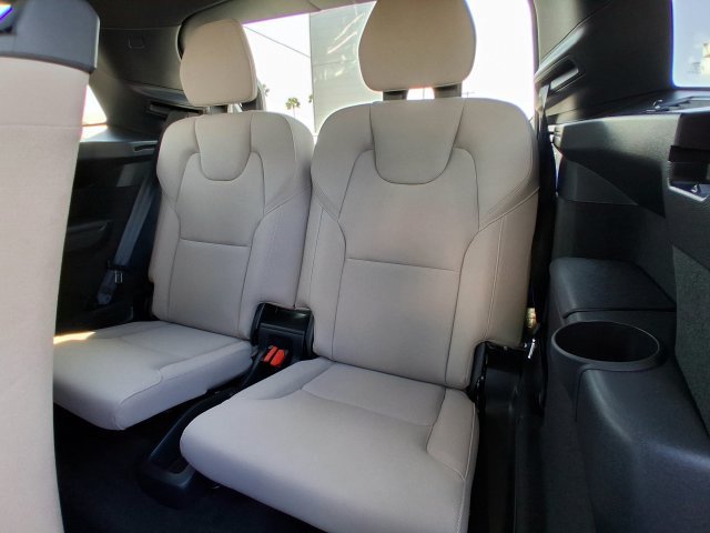New 2026 Volvo XC90 T8 Plus w/ Protection Package Premier AWD/4WD image 18