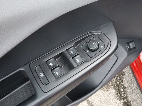 Used 2023 Volkswagen Taos SE AWD/4WD image 13