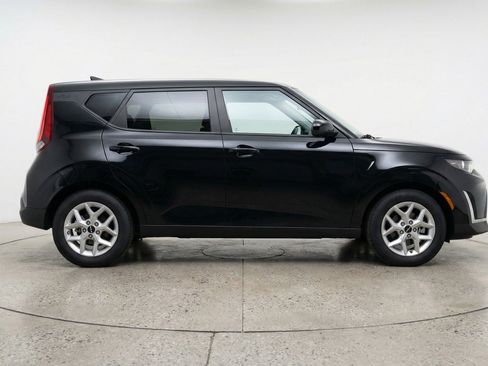 Used 2025 Kia Soul LX w/ LX Technology Package FWD image 11
