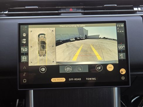 Used 2025 Land Rover Range Rover Long Wheelbase SE AWD/4WD image 14