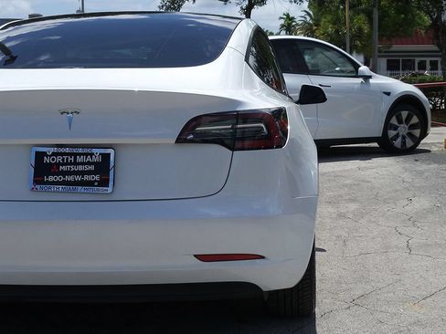 Used 2023 Tesla Model 3 Standard Range RWD image 14