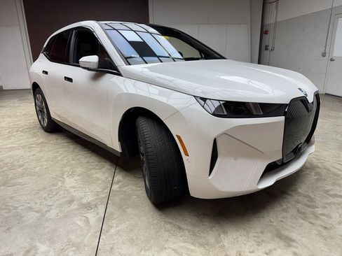 New 2026 BMW iX xDrive60 w/ Premium Package image 7
