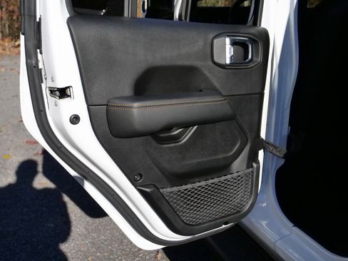 Used 2021 Jeep Wrangler Unlimited Sahara image 29