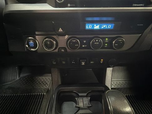 Used 2021 Toyota Tacoma TRD Sport w/ Technology Package AWD/4WD image 18