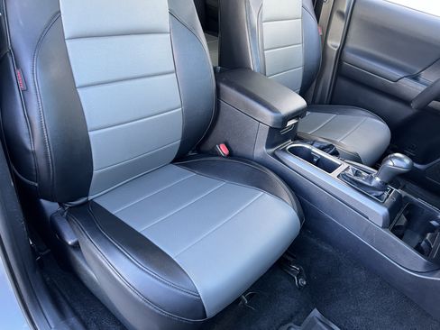 Used 2019 Toyota Tacoma TRD Sport w/ Technology Package AWD/4WD image 25