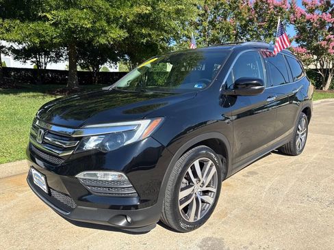 Used 2017 Honda Pilot Elite image 4