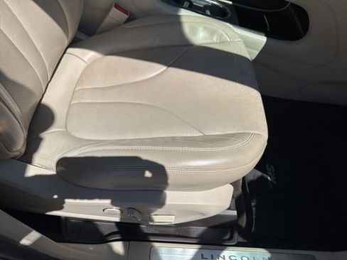 Used 2017 Lincoln MKC Reserve w/ Lincoln MKC Climate Package image 10