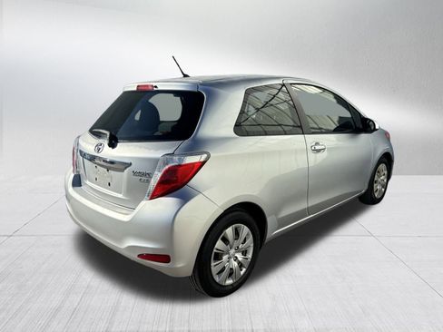 Used 2014 Toyota Yaris L image 6