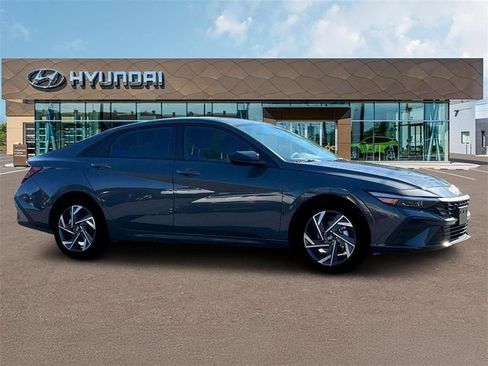 New 2025 Hyundai Elantra Sport FWD image 10