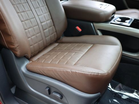 Used 2021 Nissan Titan Platinum Reserve w/ Moonroof Package image 47