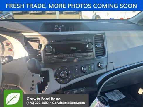 Used 2012 Toyota Sienna LE w/ Towing Pkg AWD/4WD image 16