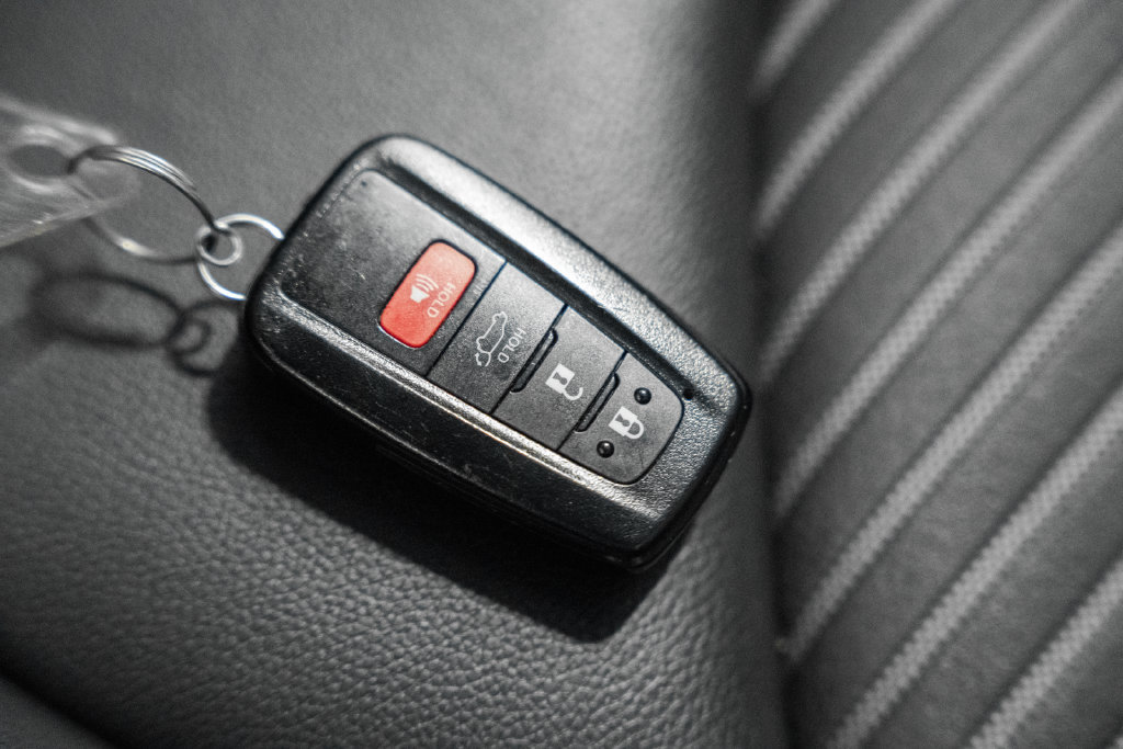 Used 2022 Toyota Highlander XSE AWD/4WD image 35
