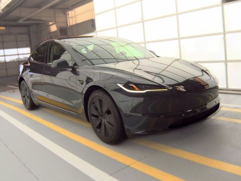 Used 2025 Tesla Model 3 Long Range AWD/4WD image 5
