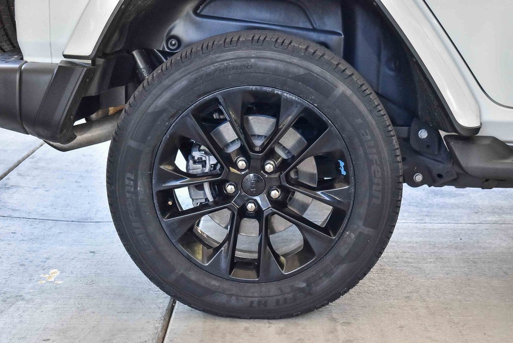 Used 2023 Jeep Wrangler Unlimited Sahara AWD/4WD image 10