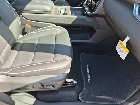 New 2026 GMC Acadia Denali FWD image 18