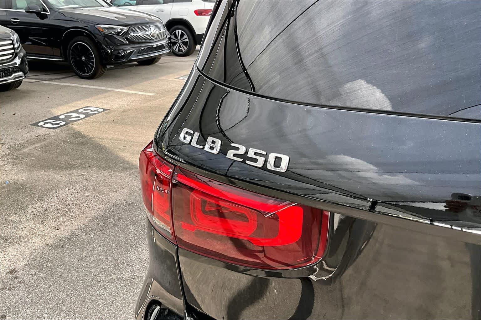 Used 2021 Mercedes-Benz GLB 250 image 10