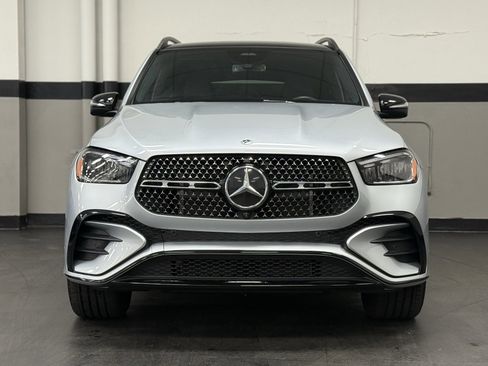 Used 2025 Mercedes-Benz GLE 450e 4MATIC image 5