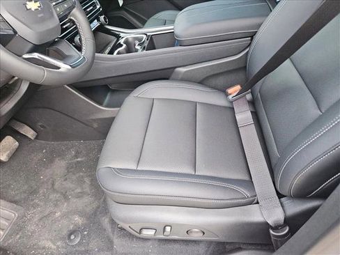 New 2026 Chevrolet Traverse LT w/ Sun and Wheel Package FWD image 4