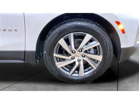 Certified 2023 Chevrolet Equinox Premier image 16