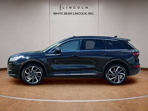 Used 2025 Lincoln Corsair Reserve w/ Equipment Group 202A AWD/4WD image 8