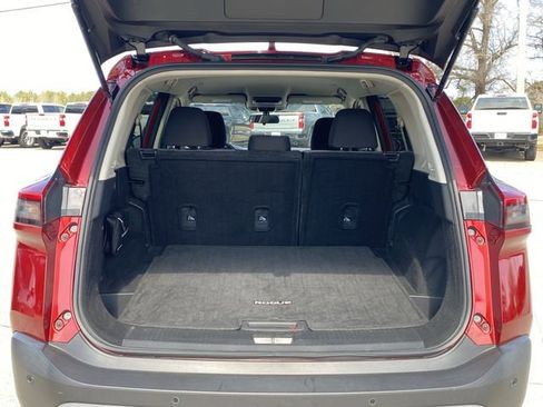 Used 2023 Nissan Rogue SV image 31