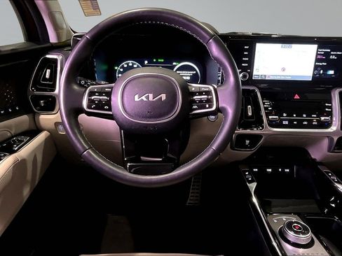 Used 2023 Kia Sorento SX Prestige w/ Panoramic Sunroof Package AWD/4WD image 9