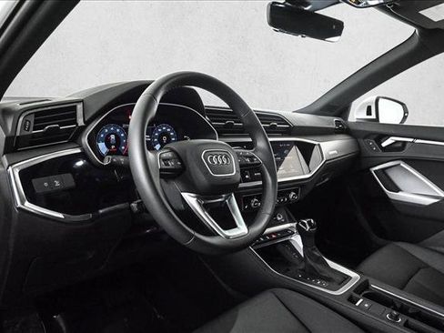 Certified 2025 Audi Q3 2.0T Premium w/ Convenience Package image 10