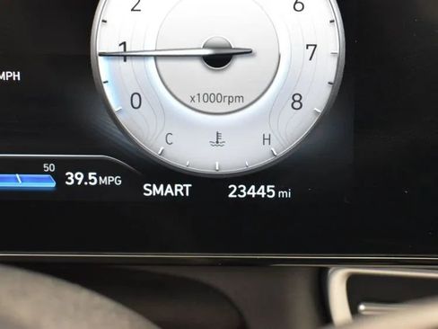 Used 2025 Hyundai Elantra Limited image 27