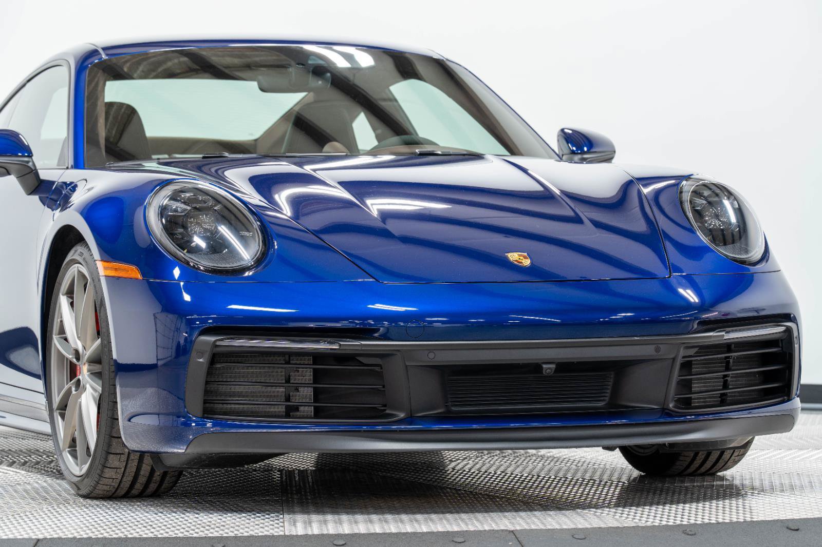 Used 2024 Porsche 911 Carrera 4S AWD/4WD image 4
