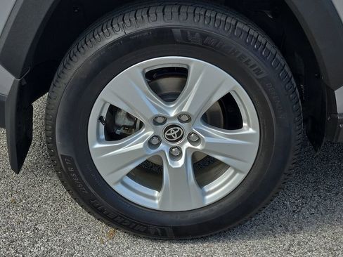 Used 2021 Toyota RAV4 XLE w/ Convenience Package image 8