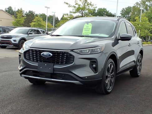 Certified 2024 Ford Escape Platinum AWD/4WD image 3