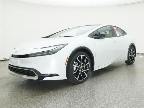 New 2026 Toyota Prius Plug-In Hybrid FWD image 6