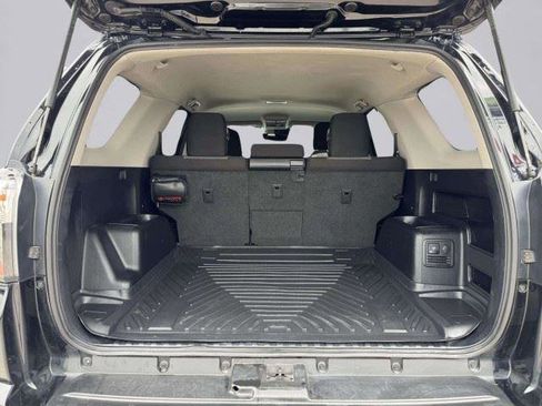 Used 2024 Toyota 4Runner SR5 AWD/4WD image 59