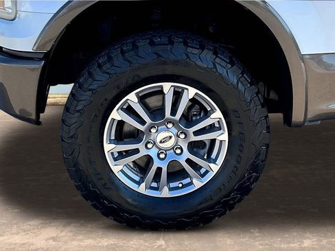 Used 2015 Ford F150 Lariat w/ Equipment Group 502A Luxury AWD/4WD image 37