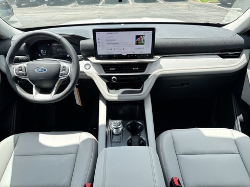 New 2026 Ford Explorer Active w/ Active Comfort Package AWD/4WD image 13