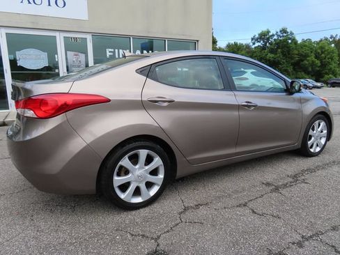 Used 2013 Hyundai Elantra Limited w/ Technology Pkg FWD image 8