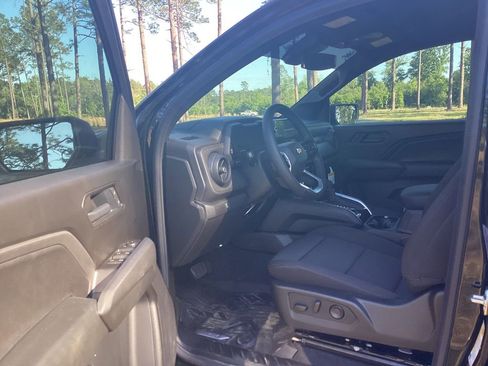 New 2026 Chevrolet Colorado W/T w/ WT Custom Package RWD image 9