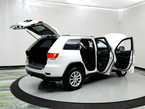 Used 2021 Jeep Grand Cherokee Laredo image 11