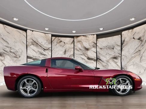 Used 2006 Chevrolet Corvette Coupe w/ Preferred Equipment Group RWD image 5