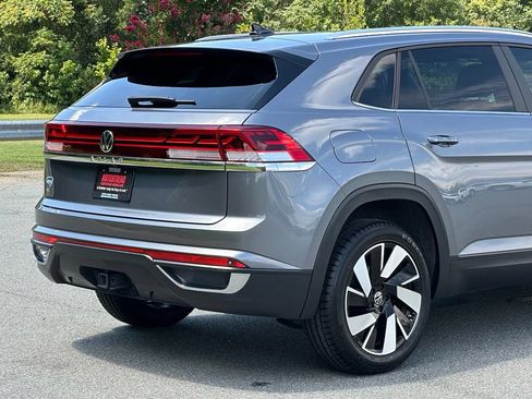 Used 2024 Volkswagen Atlas Cross Sport SE w/ Panoramic Sunroof Package FWD image 40