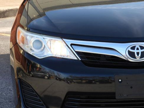Used 2012 Toyota Camry LE image 23
