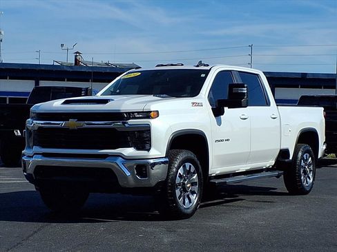 Used 2024 Chevrolet Silverado 2500 LT image 1