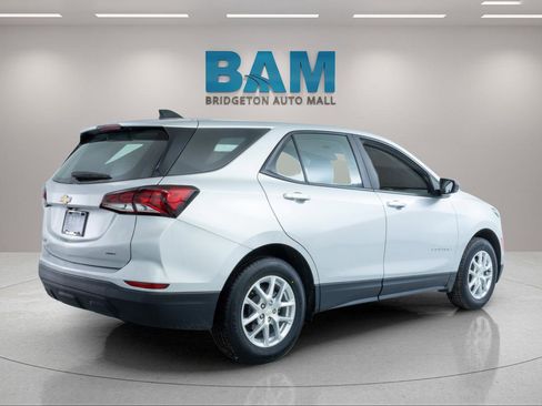 Certified 2022 Chevrolet Equinox LS AWD/4WD image 7
