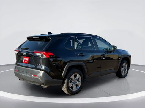 Used 2025 Toyota RAV4 XLE FWD image 5